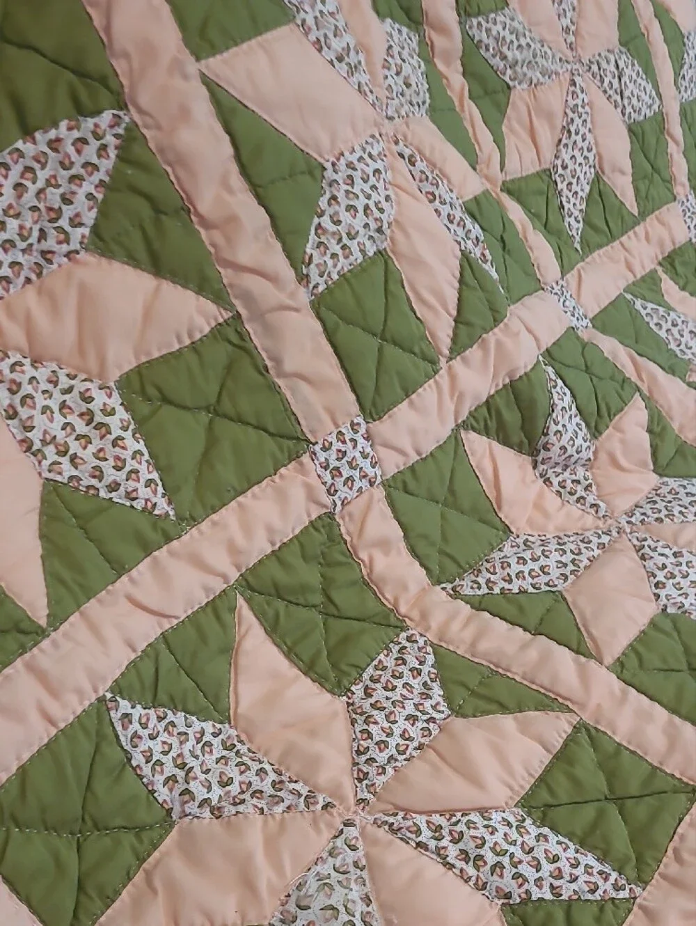 Handmade Cutter Quilt Green and Peach Star Patchwork Pattern - Unbranded